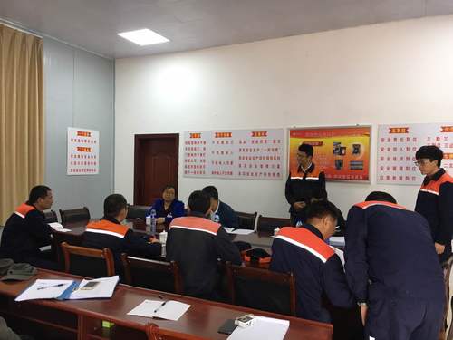 林敏杭-龍巖市經(jīng)信委對(duì)富興建設(shè)上杭分公司進(jìn)行“雙隨機(jī)一公開(kāi)”安全生產(chǎn)監(jiān)管執(zhí)法檢查2.jpg