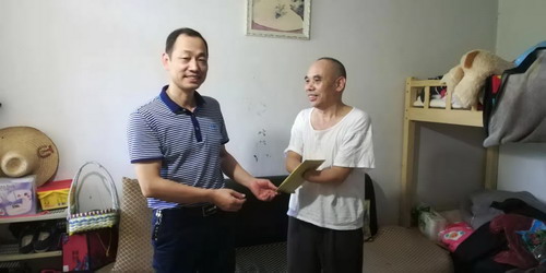 張思承：慰問(wèn)現(xiàn)場(chǎng)_調(diào)整大小.jpg