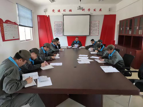 廖文毅：龍巖分公司機(jī)修黨支部召開2019年度組織生活會(huì)暨民主評(píng)議黨員工作會(huì)_調(diào)整大小.jpg