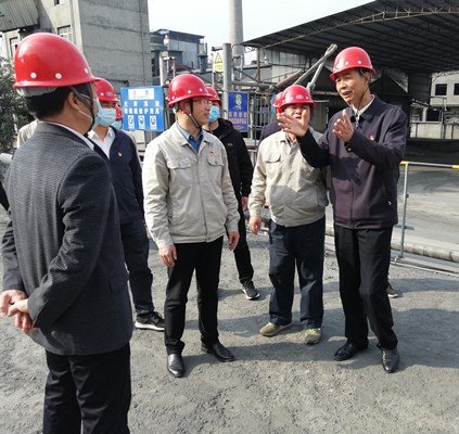 永安雙華公司鄧焱珍：三明市政協(xié)副主席、永安市委書記蔣先東到永安雙華公司開2.7(改）.jpg
