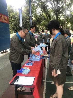 民化建設(shè)、閩能銷售聯(lián)合開展“安全月”宣傳咨詢活�?~1.jpg