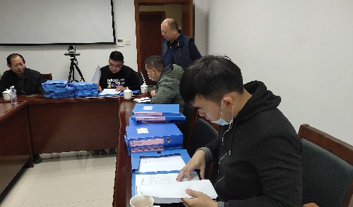 ?？剖∶?#65533;?劉敏 福州市工業(yè)和信息化局、應(yīng)急管理局等聯(lián)合檢查組到省民爆公司開展民爆物品“一體化”監(jiān)管和反恐維穩(wěn)“雙隨機(jī)”檢查~1.jpg