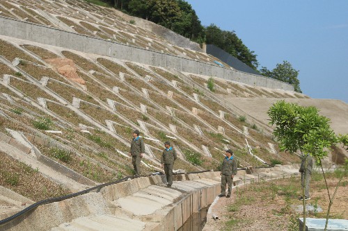 龍巖分公�?戚永�?“龍舟水”攜雨襲來，海峽科化龍巖分公司防控結(jié)合全力做好防汛備汛工作~1.jpg