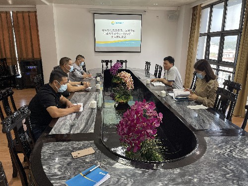 海峽科化公司黨委委員、紀(jì)委書記何浦寨對(duì)日升公司領(lǐng)導(dǎo)班子進(jìn)行集體廉政談�?~1.jpg